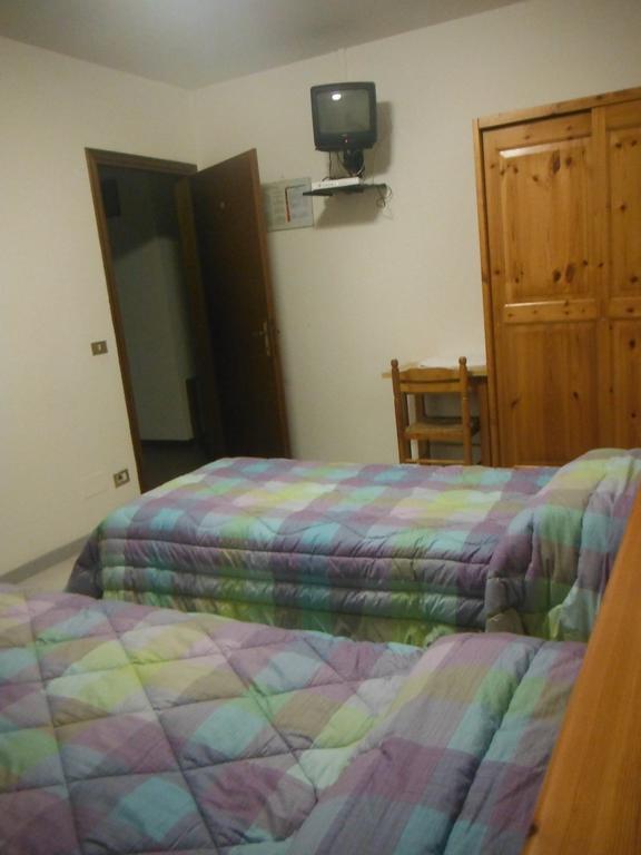 Hotel Mochettaz Αόστα Δωμάτιο φωτογραφία